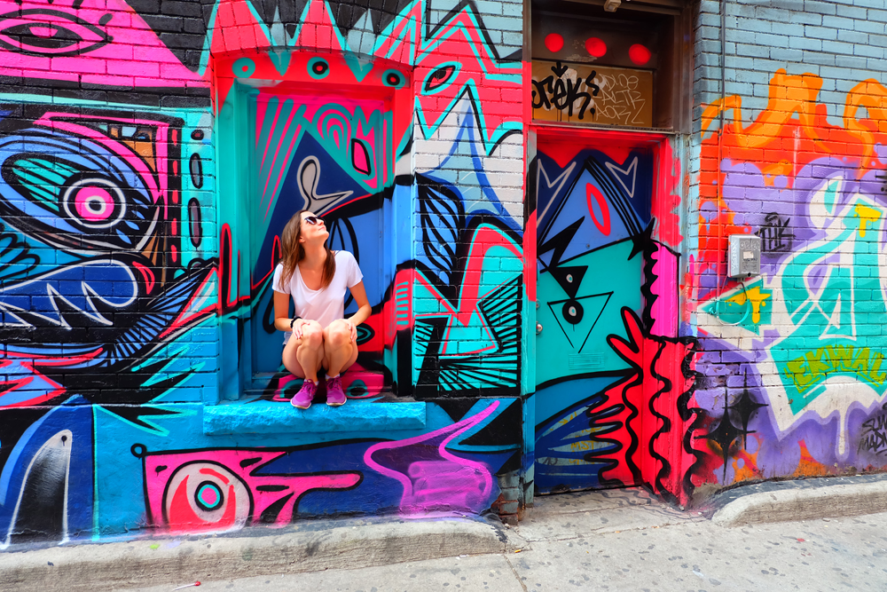 Exploring Graffiti Alley in Toronto - Twirl The Globe
